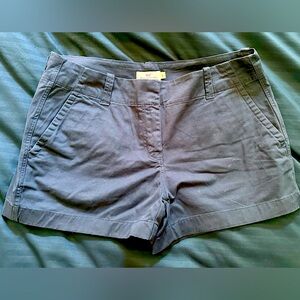 Women’s navy Vineyard Vines Shorts Size 8